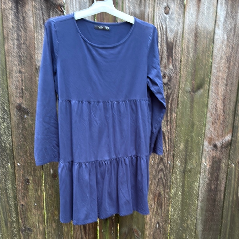 Chic Blue Midi Dress with Elegant Design